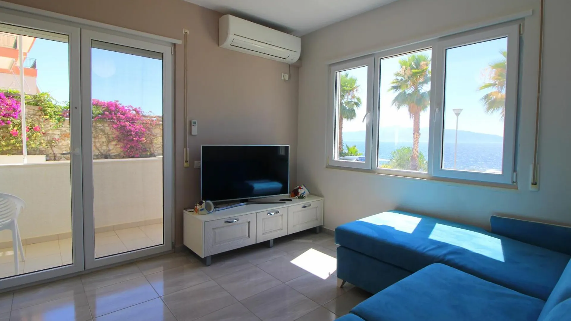 Beachfront Sion Sarande Apartment B 0*,