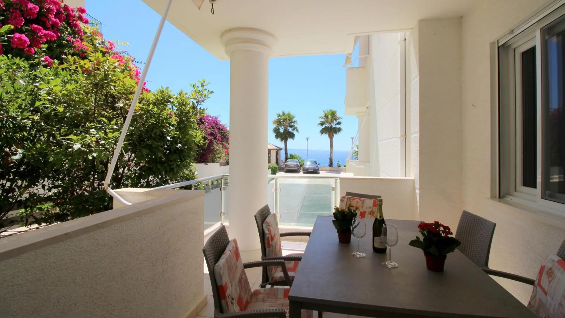 Beachfront Sion Sarande Apartment B